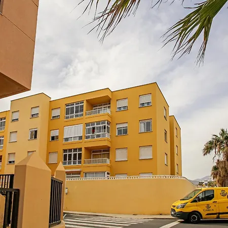 Cozy Near The Sea With Private Parking *