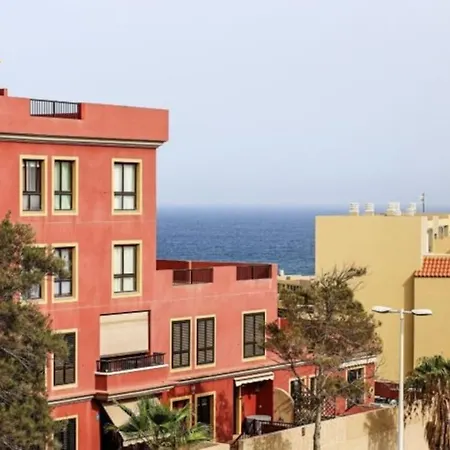 Cozy Near The Sea With Private Parking Apartment *