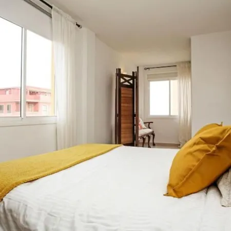 Apartment Cozy Near The Sea With Private Parking
