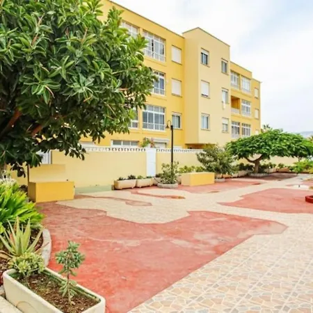 Cozy Near The Sea With Private Parking