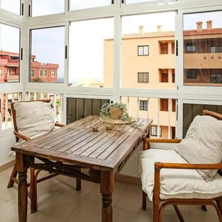 Cozy Near The Sea With Private Parking Apartment *