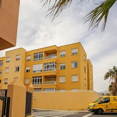 Cozy Near The Sea With Private Parking