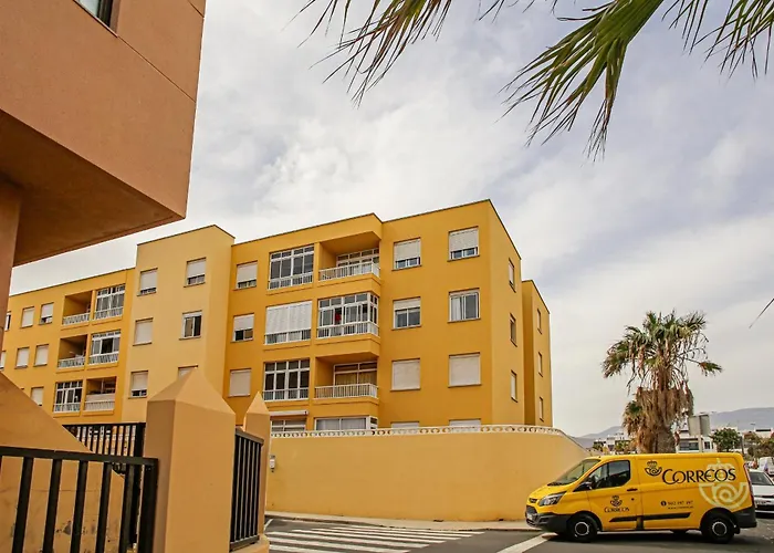Cozy Near The Sea With Private Parking *