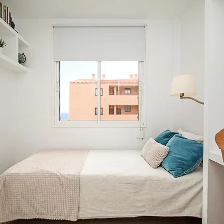 Cozy Near The Sea With Private Parking דירה אל מדאנו