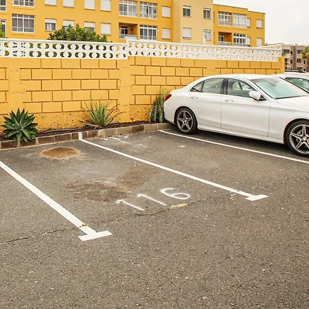 Cozy Near The Sea With Private Parking אל מדאנו