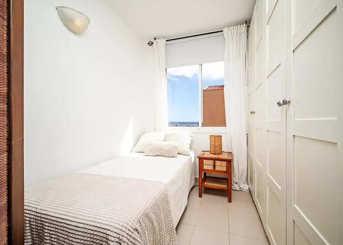 Apartamento Cozy Near The Sea With Private Parking