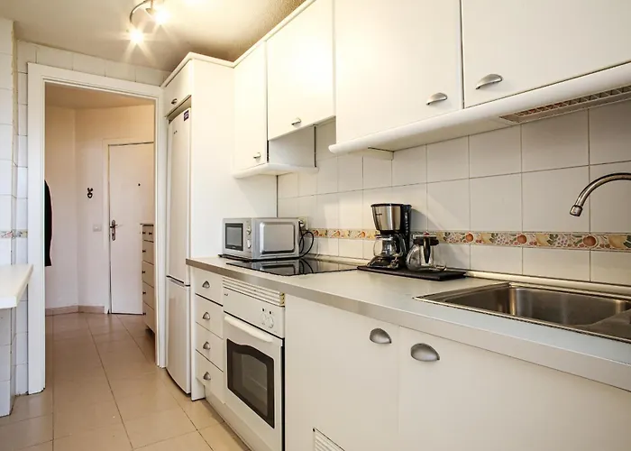 Cozy Near The Sea With Private Parking *