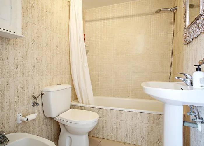 Cozy Near The Sea With Private Parking *