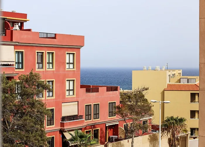 Cozy Near The Sea With Private Parking