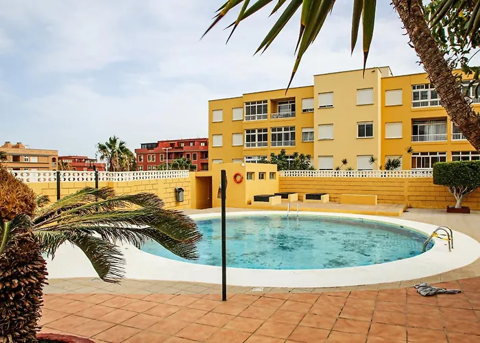 Apartamento Cozy Near The Sea With Private Parking